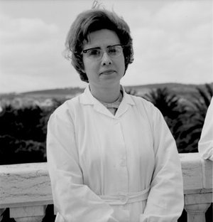 Gonçalves, Miss Maria Leonor