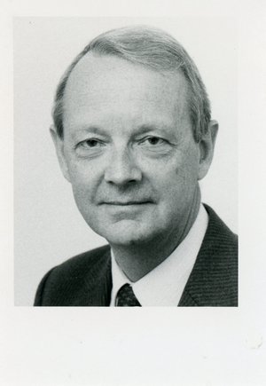 Een, Karl Gillis
